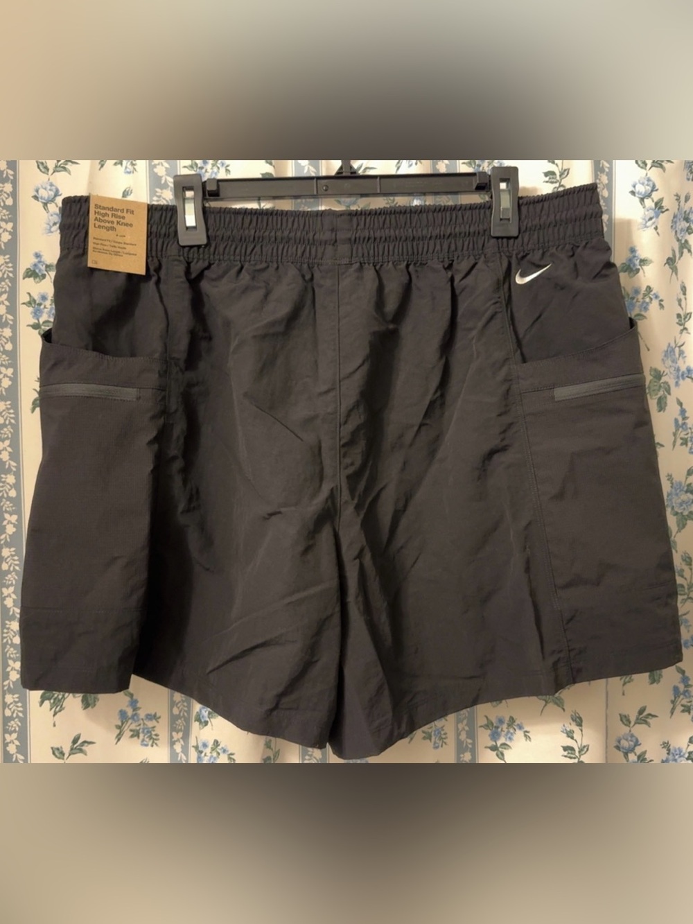 Nike ACG “Death Bloom” Women’s XL Black Shorts NWT - Picture 2 of 11